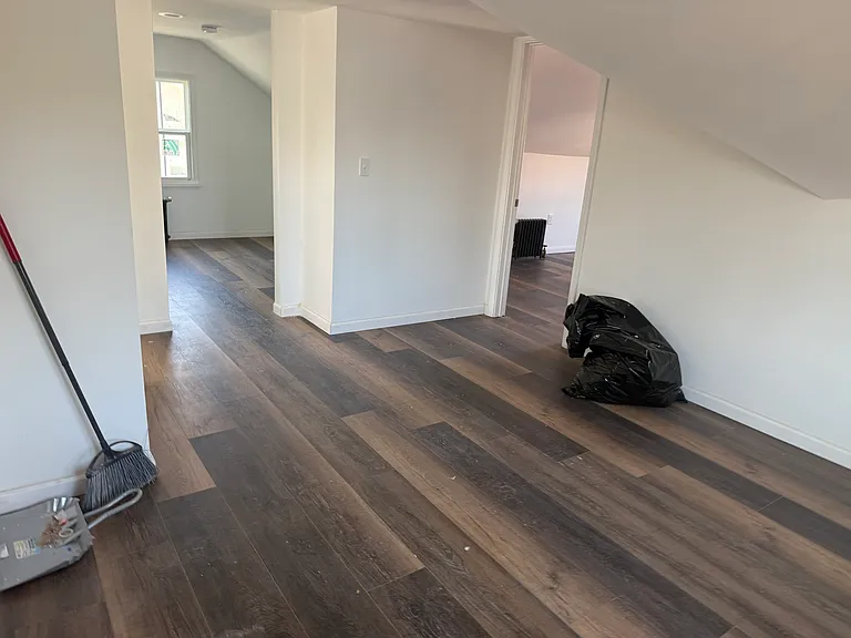 2023 Derry St — Photo 9
