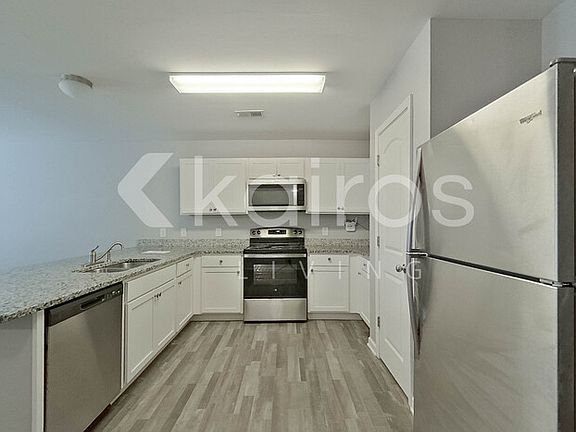 4th image of 237 Village Creek Dr