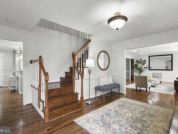 4th image of 14908 Village Gate Dr