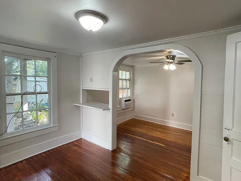 1812 General Pershing St #G — Photo 2
