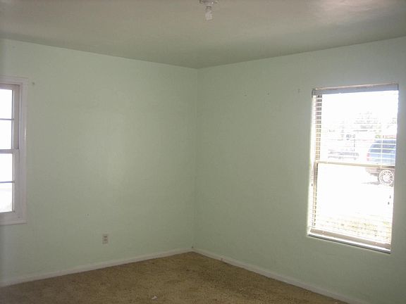5th image of 740 E 1st St