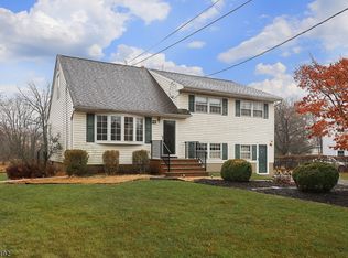 33 New Amwell Rd, Hillsborough, NJ 08844