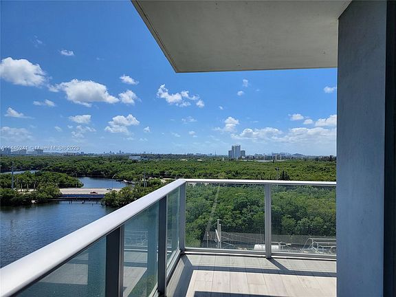 4th image of 16385 Biscayne Blvd Unit 1121