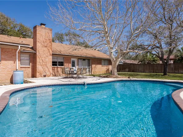 2021 Buckeye Dr, Ingleside, TX 78362