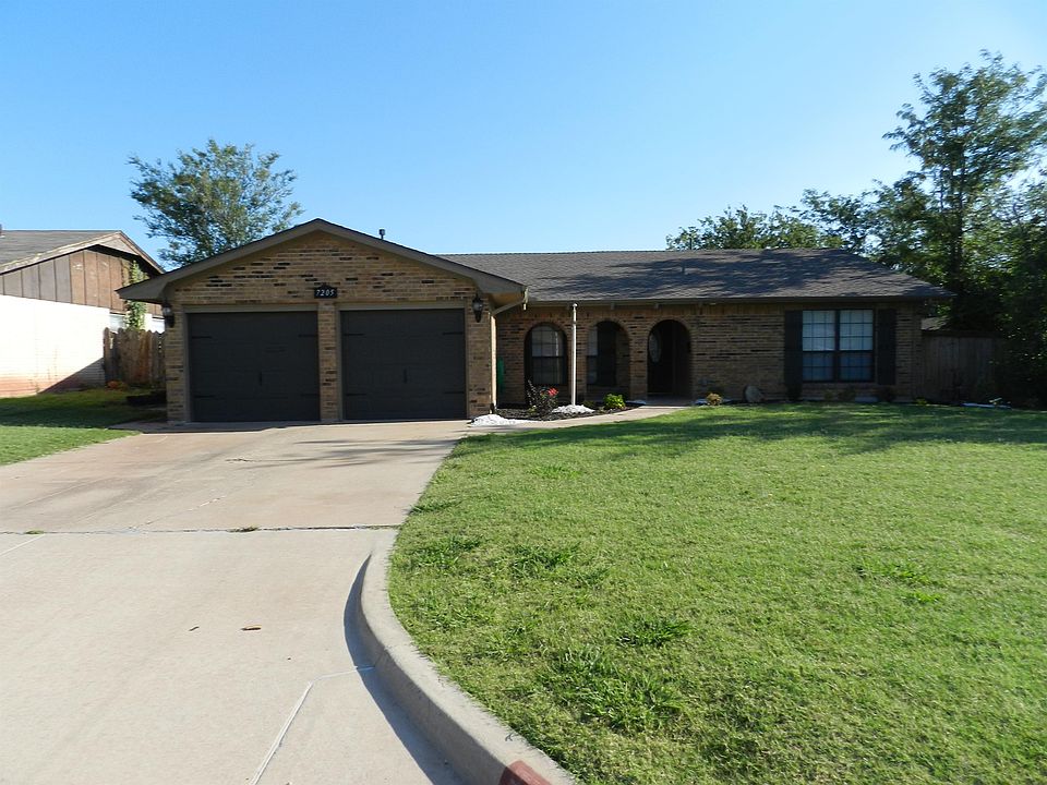 1st image of 7205 NW Sprucewood Dr