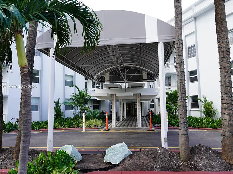 1913 S Ocean Dr #405 — Photo 8