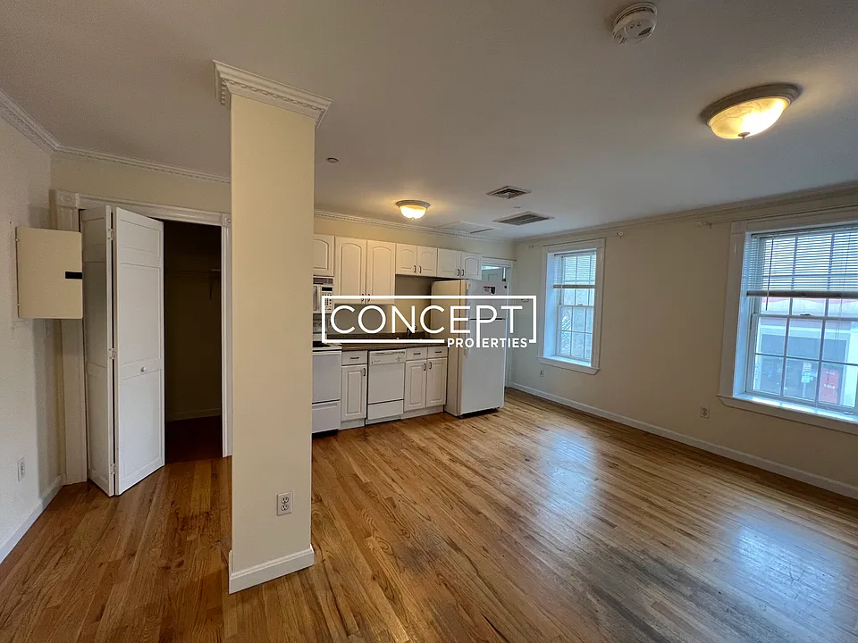 8 Bishop Allen Dr #3CP