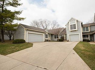 8093 Cobblestone Rd, Urbandale, IA 50322