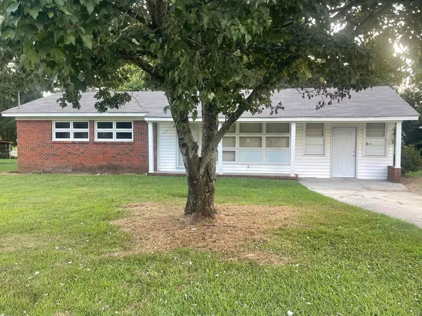 807 3rd St N, Clanton, AL 35045