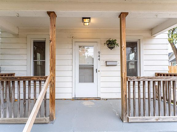 4th image of 944 Tamarack Ave NW