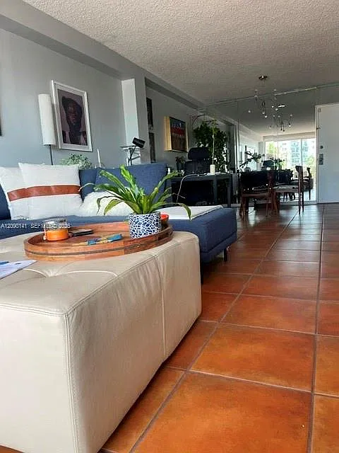 Sunny Shores Condo — Photo 4