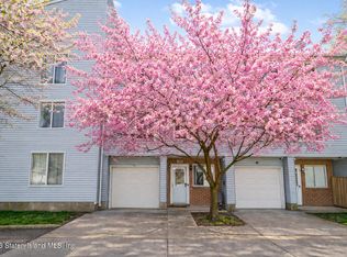 650 Ilyssa Way, Staten Island, NY 10312