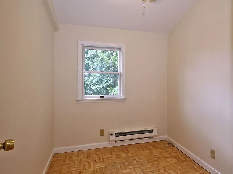 56 S Lawn Ave #4 — Photo 6