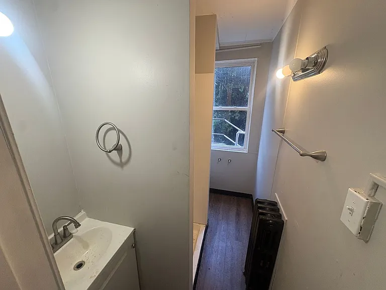 726 Large Ave — Photo 12