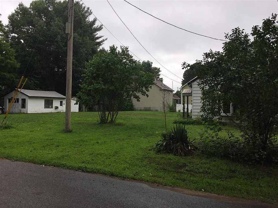 1st image of 132 Adams St