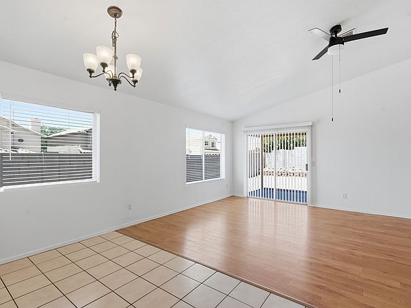 5th image of 1302 E Michelle Dr