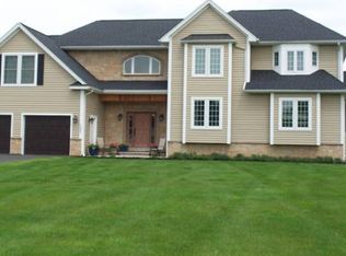 137 Fiddlers Holw, Penfield, NY 14526