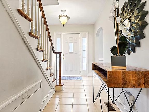 5th image of 6045 Newport Ave