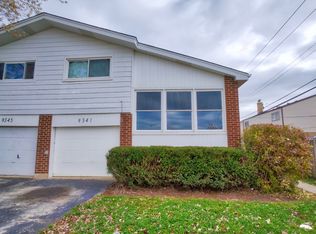 9341 Dee Rd, Des Plaines, IL 60016