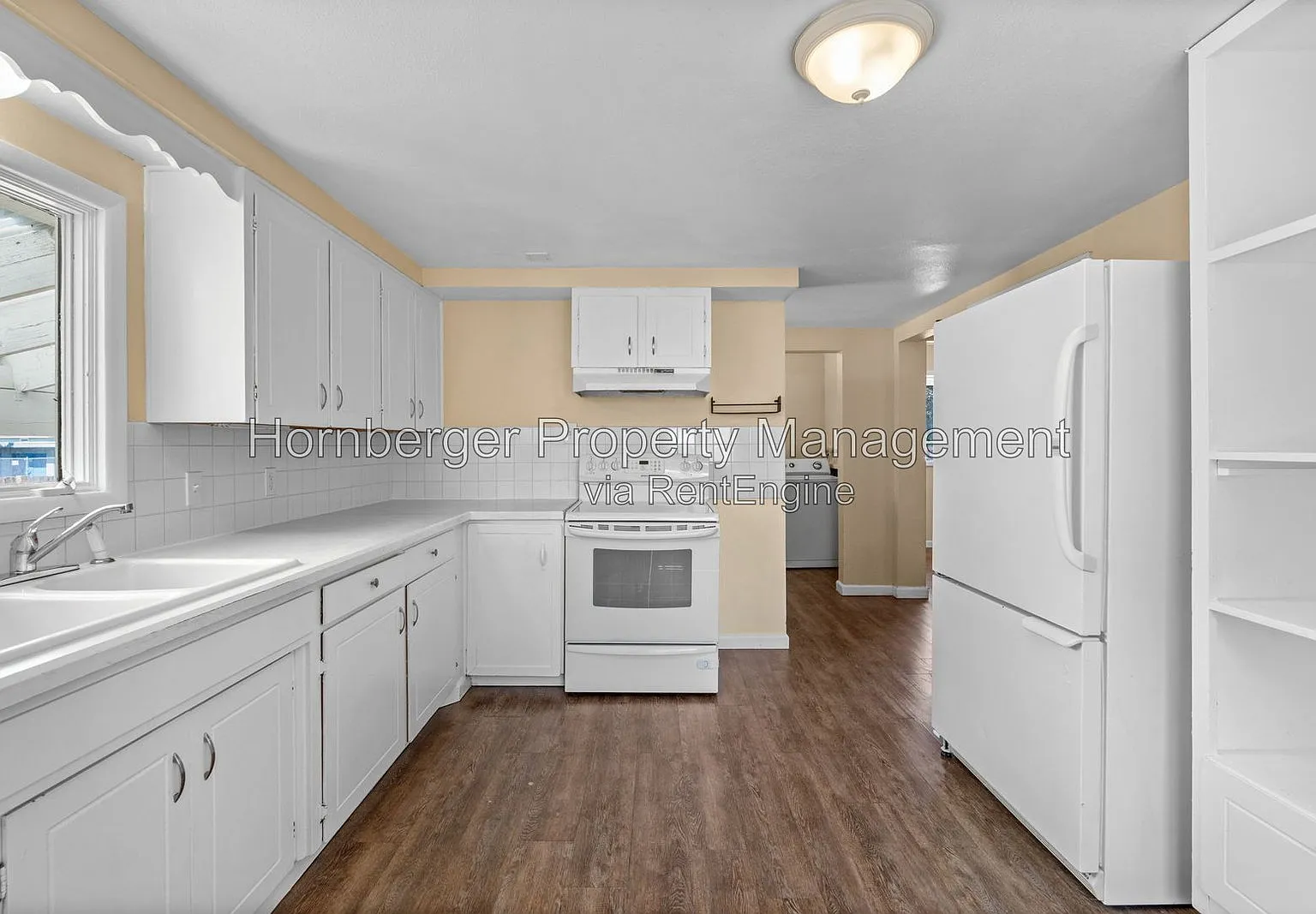 3 bed, 1.0 bath, 1400 sqft, $1,695 — Photo 1