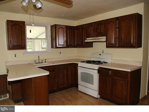 3rd image of 2717 Avenue C