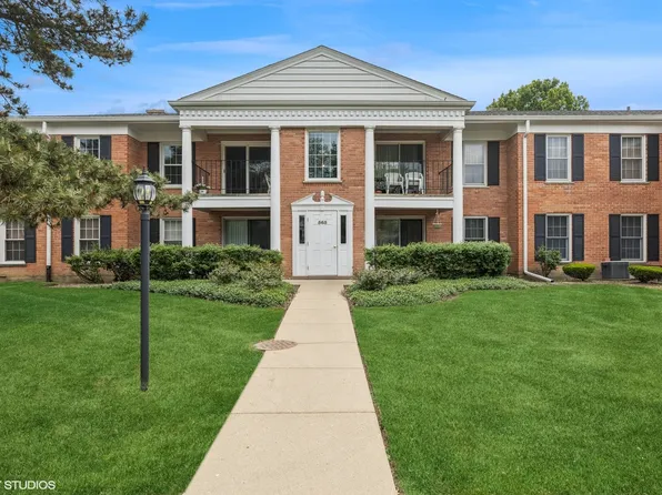 565 Shorely Dr APT 202, Barrington, IL 60010