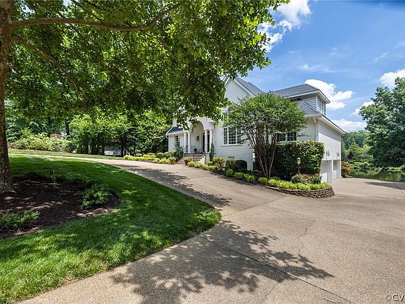 4th image of 2507 Saint Regis Dr
