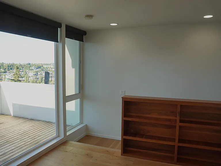428 W Barrett St — Photo 8