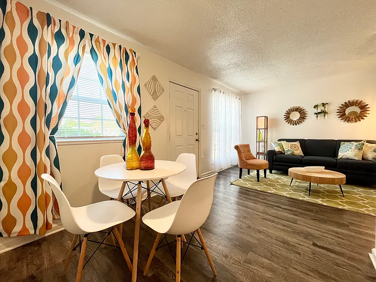 2 BR- Traditional