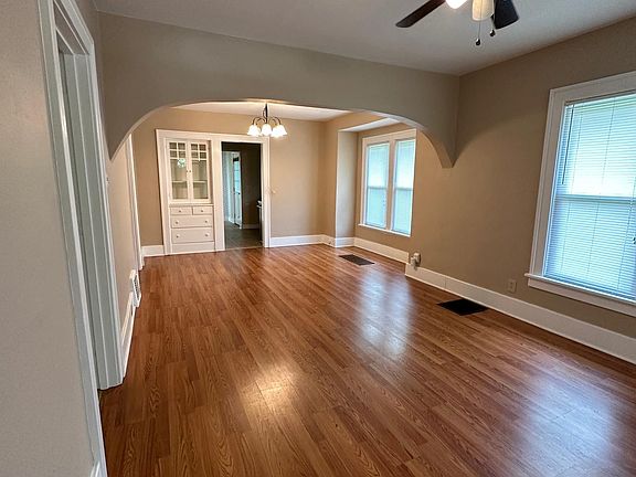 4th image of 1006 Dayton Ave