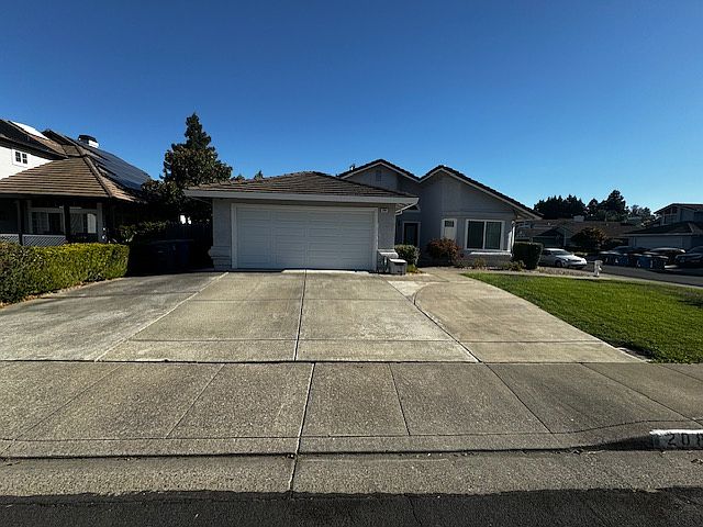 1st image of 208 Harvest Dr