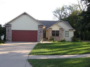 709 Quie Ln, Northfield, MN 55057