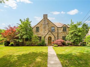 216 Seneca Dr, Pittsburgh, PA 15228