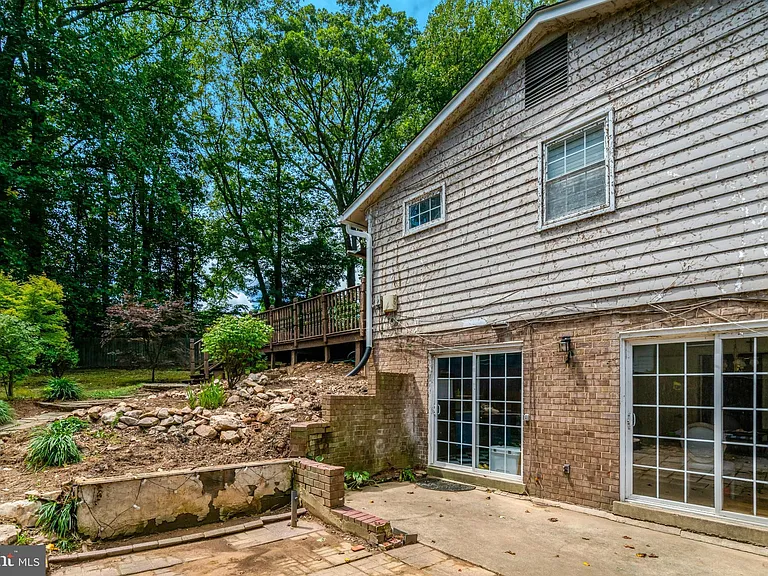 8527 Parliament Dr — Photo 39