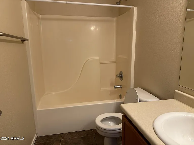1006 S Slater Cir — Photo 9