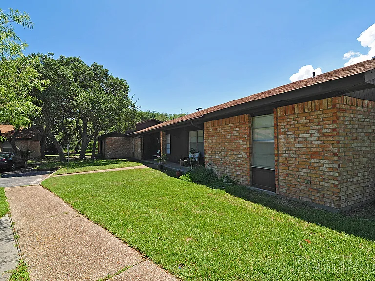 Windwood Apartments — Photo 17