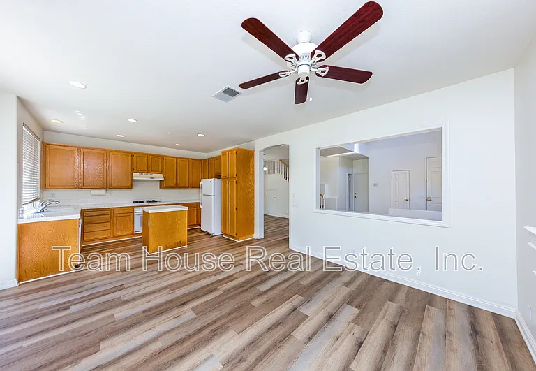 25620 Wordsworth Ln — Photo 9
