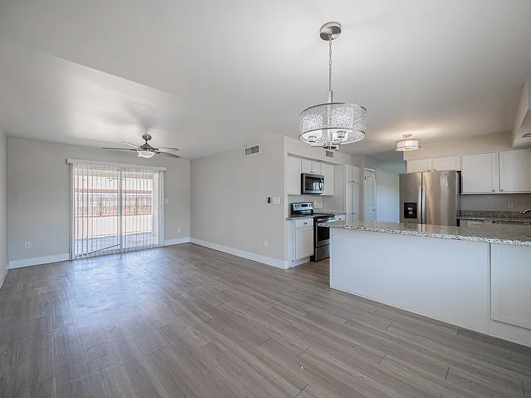 5849 S College Ave — Photo 7