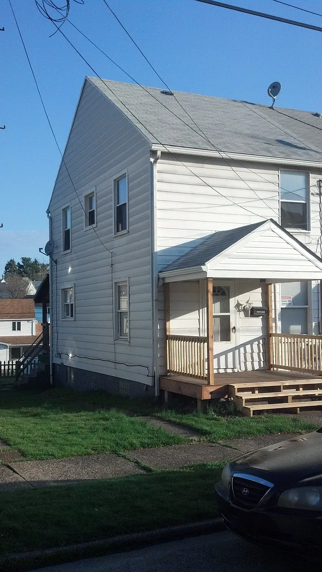 539 Farnsworth Ave photo 1