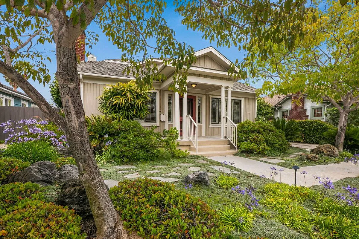 3925 Hawk St in San Diego, CA 92103 — Photo 2
