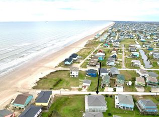 956 S Redfish St, Crystal Beach, TX 77650