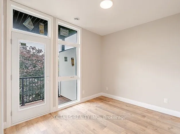 659 Donat St #201 — Photo 15