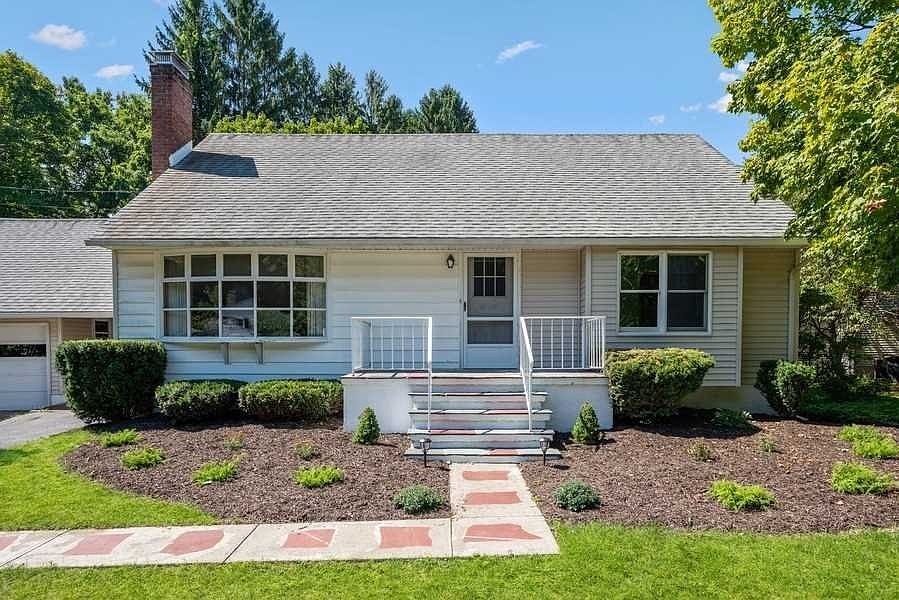 1st image of 33 Circle Dr