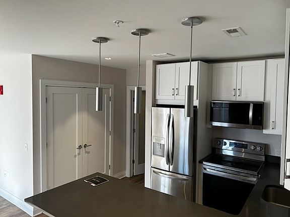 2nd image of 24-30 S Bank St #218