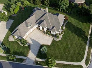 2093 Eagle Trace Dr, Greenwood, IN