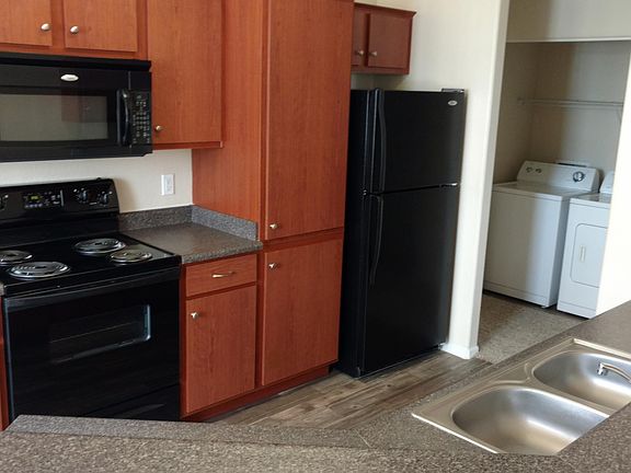 5th image of 1941 S Pierpont Dr #1045