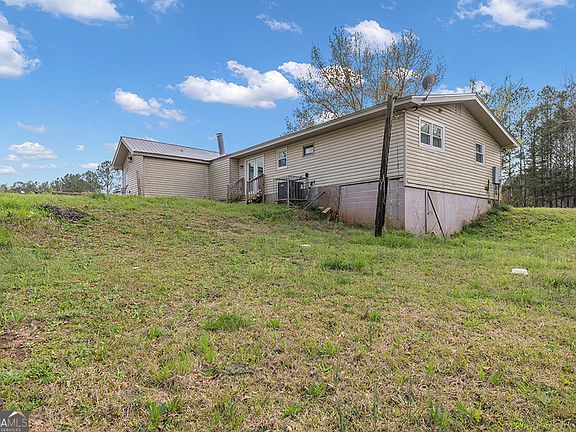 3rd image of 1485 E Houze Rd