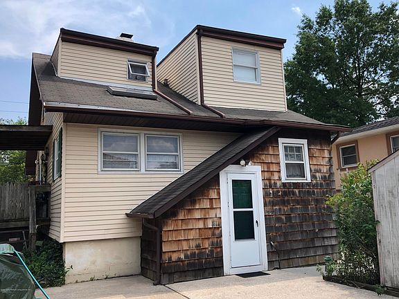 3rd image of 253 Edgegrove Ave