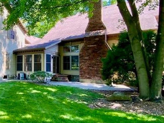 4th image of 8307 Wallinwood Springs Dr #27