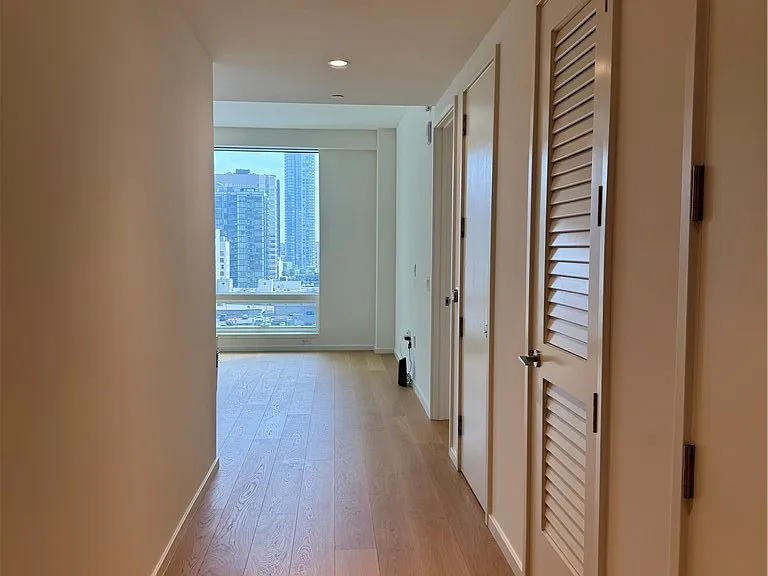 877 Francisco — Photo 1
